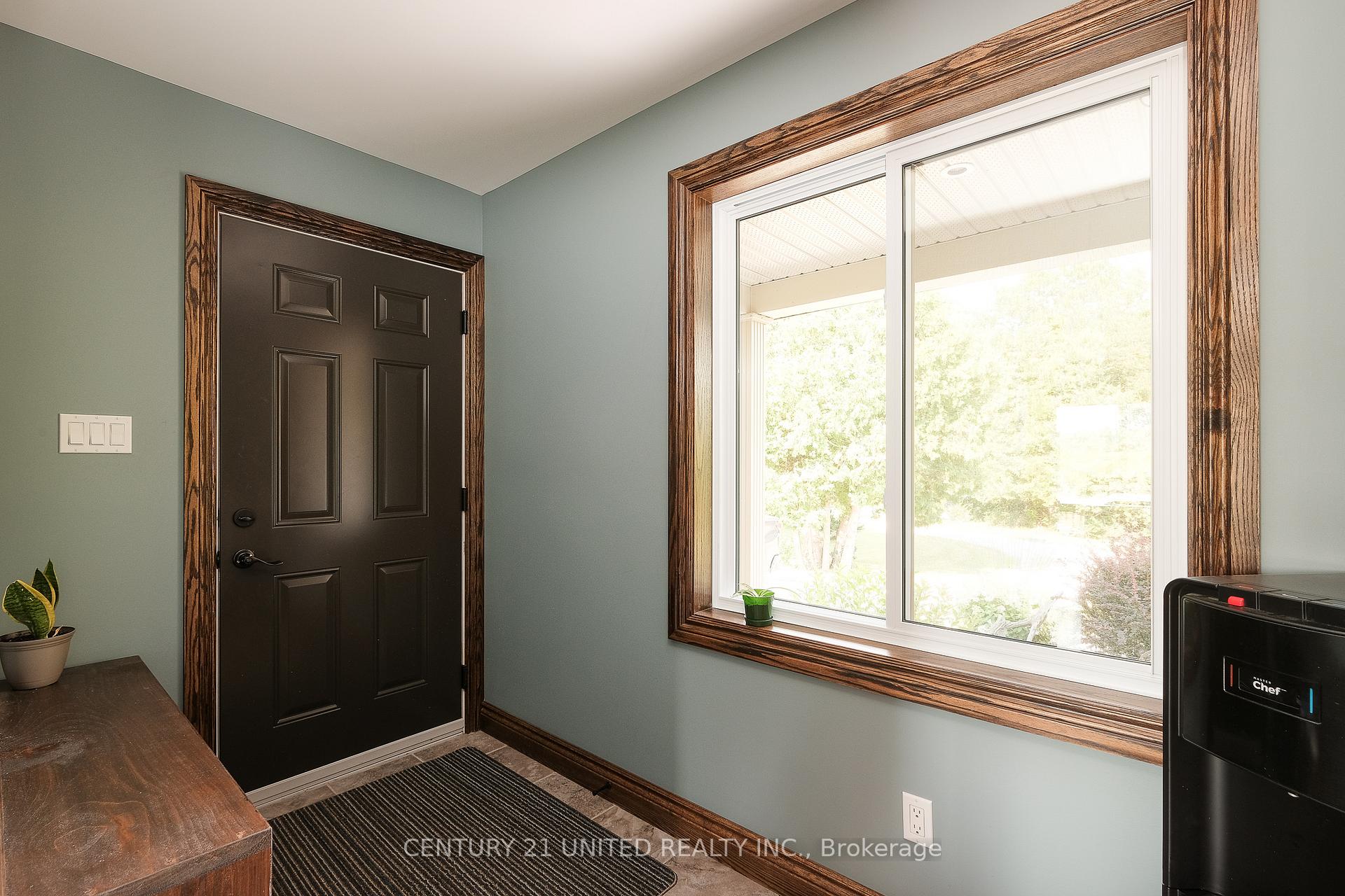 Photo 9 of 1188 Connaught Drive, Selwyn — HOMEH