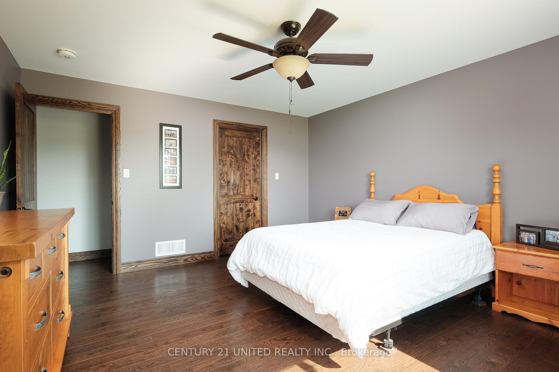 Photo 14 of 1188 Connaught Drive, Selwyn — HOMEH