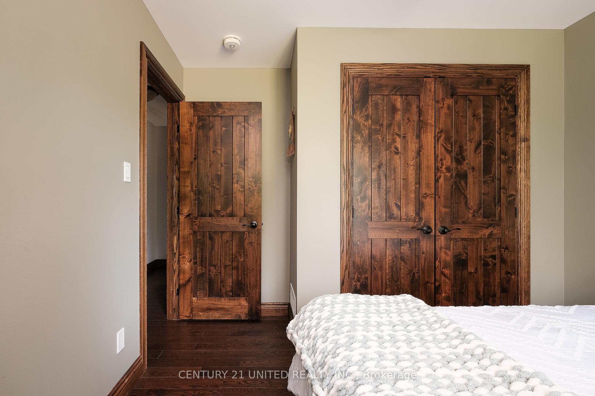 Photo 16 of 1188 Connaught Drive, Selwyn — HOMEH