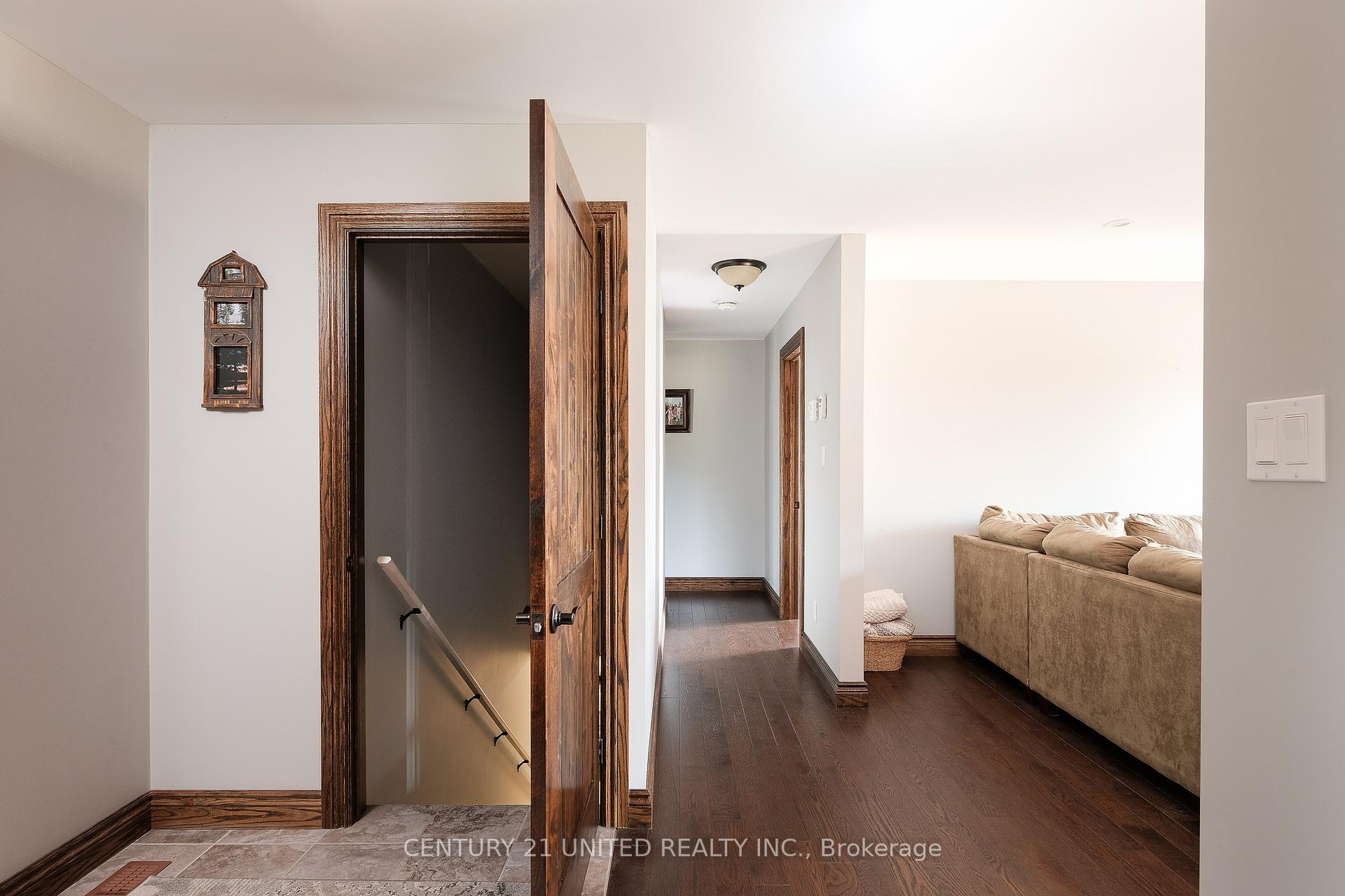Photo 19 of 1188 Connaught Drive, Selwyn — HOMEH