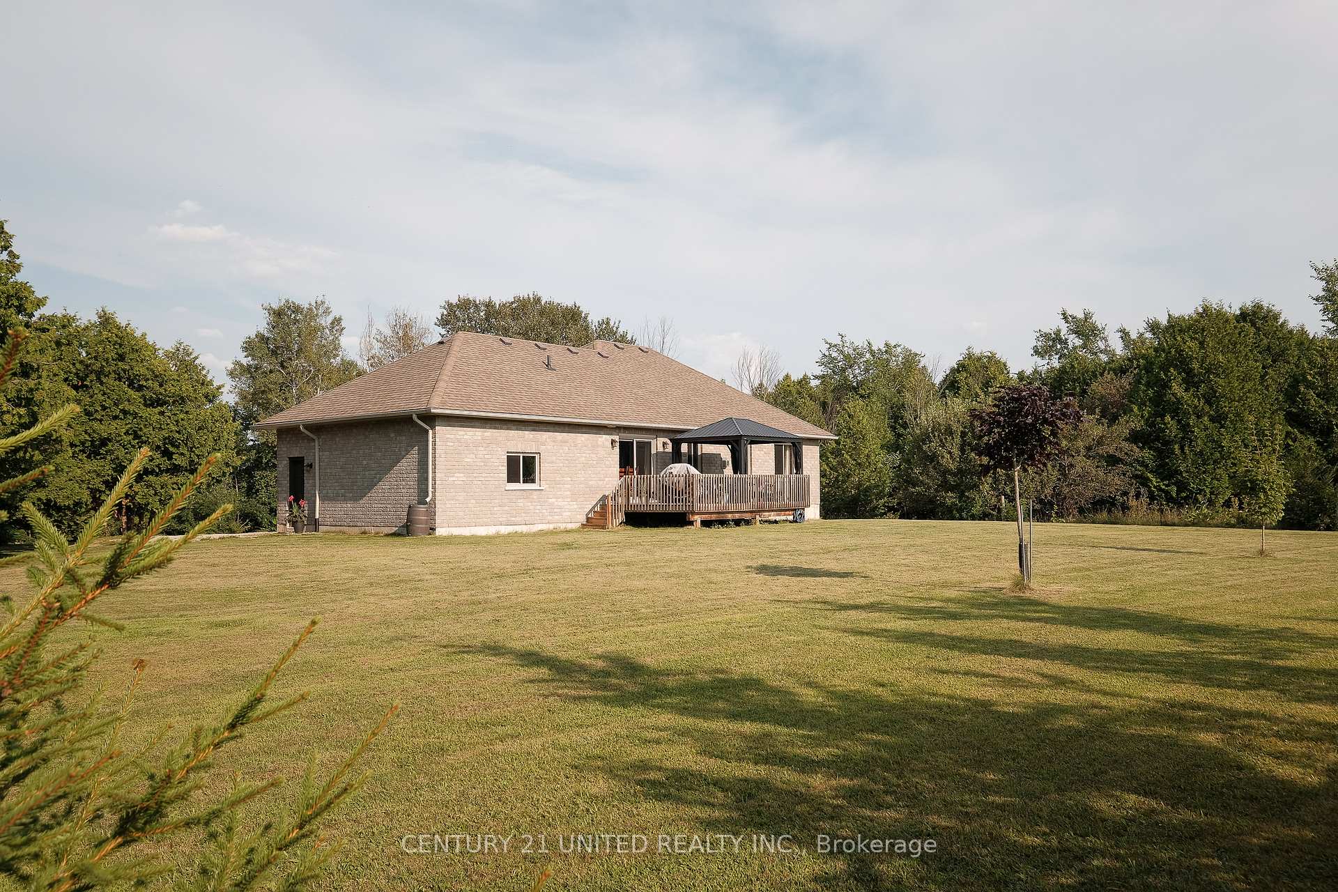 Photo 33 of 1188 Connaught Drive, Selwyn — HOMEH