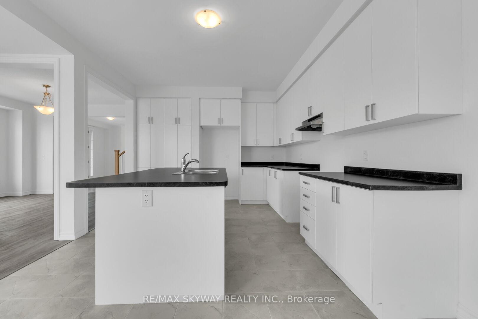 Photo 7 of 2 Sassafras Road, Springwater, Midhurst — HOMEH