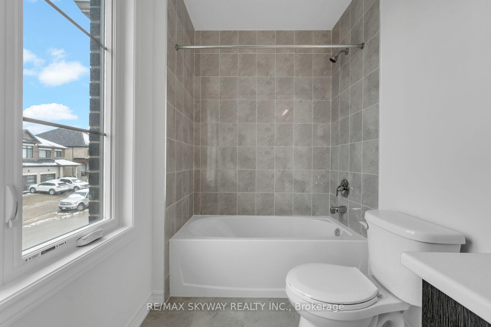 Photo 14 of 2 Sassafras Road, Springwater, Midhurst — HOMEH