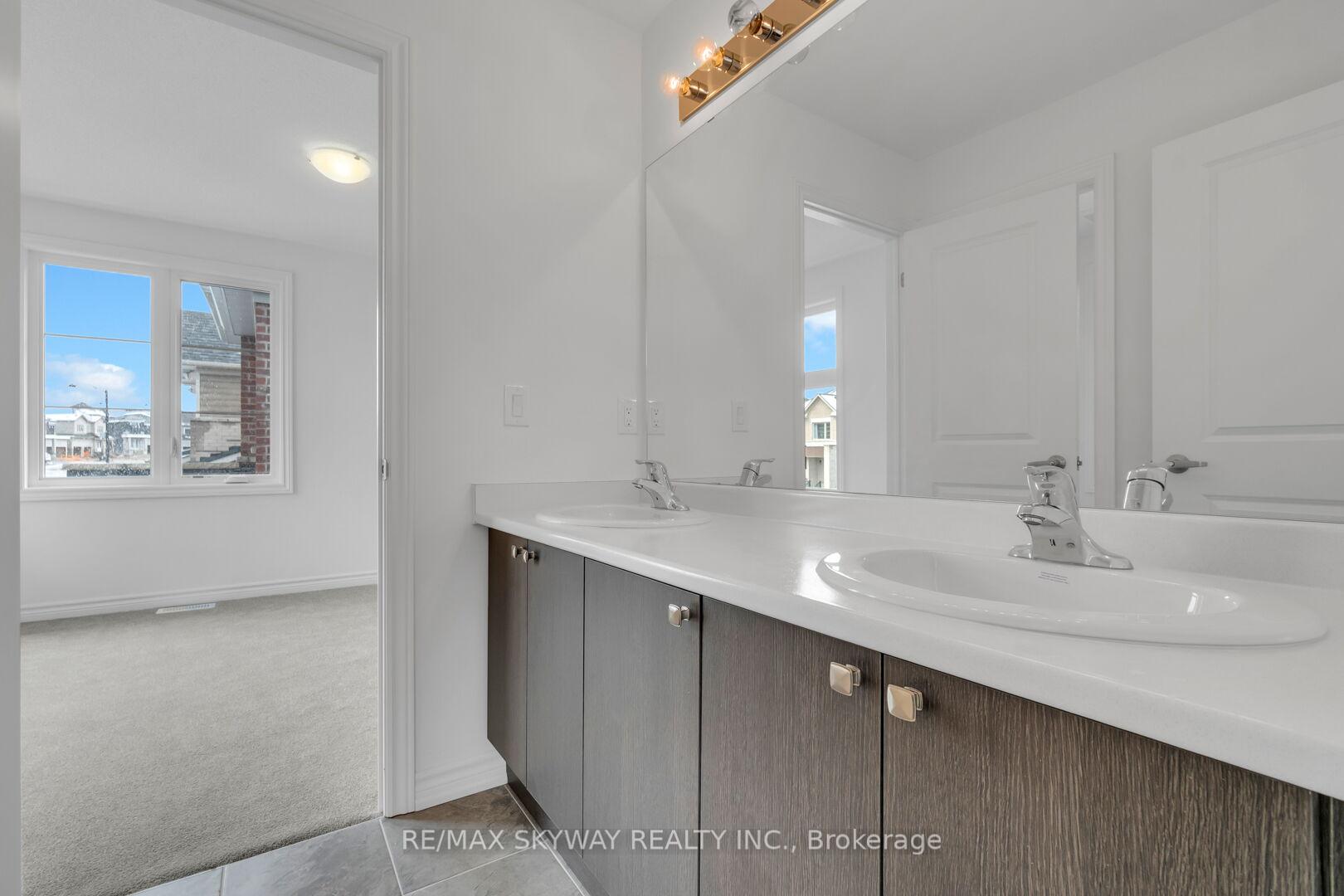 Photo 23 of 2 Sassafras Road, Springwater, Midhurst — HOMEH