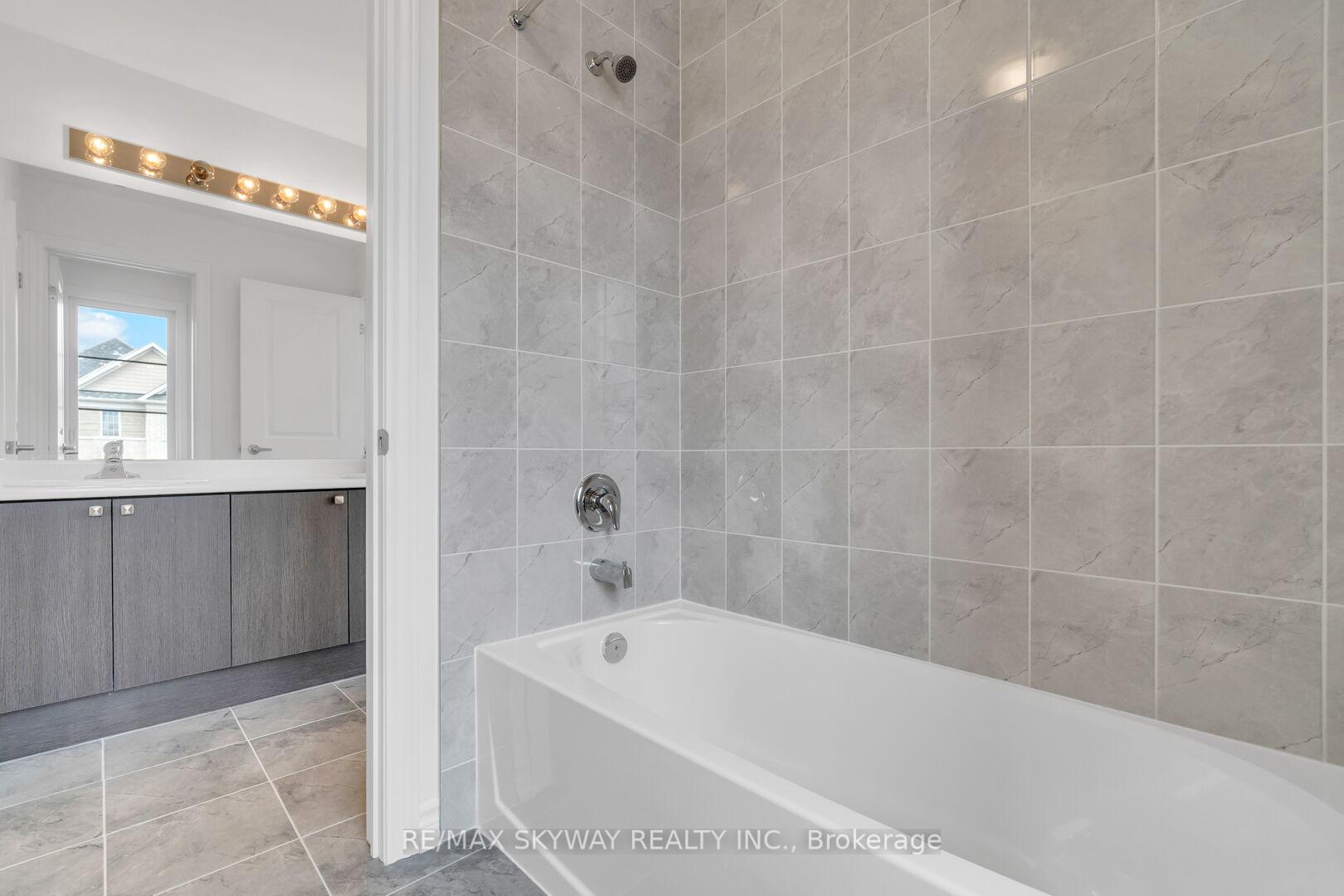 Photo 24 of 2 Sassafras Road, Springwater, Midhurst — HOMEH