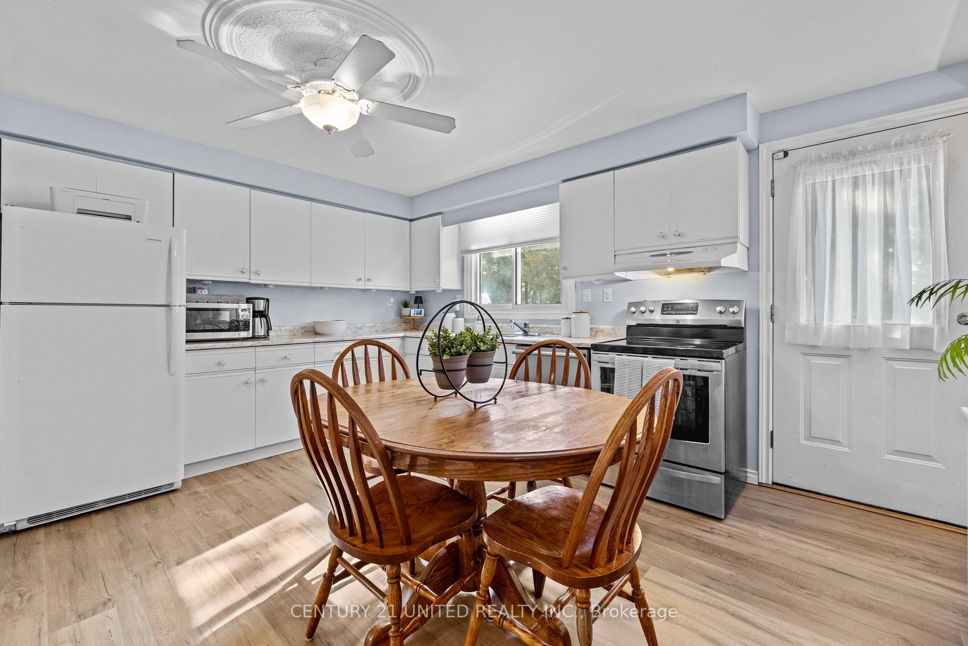 Photo 5 of 2734 Chalmers Avenue, Selwyn — HOMEH