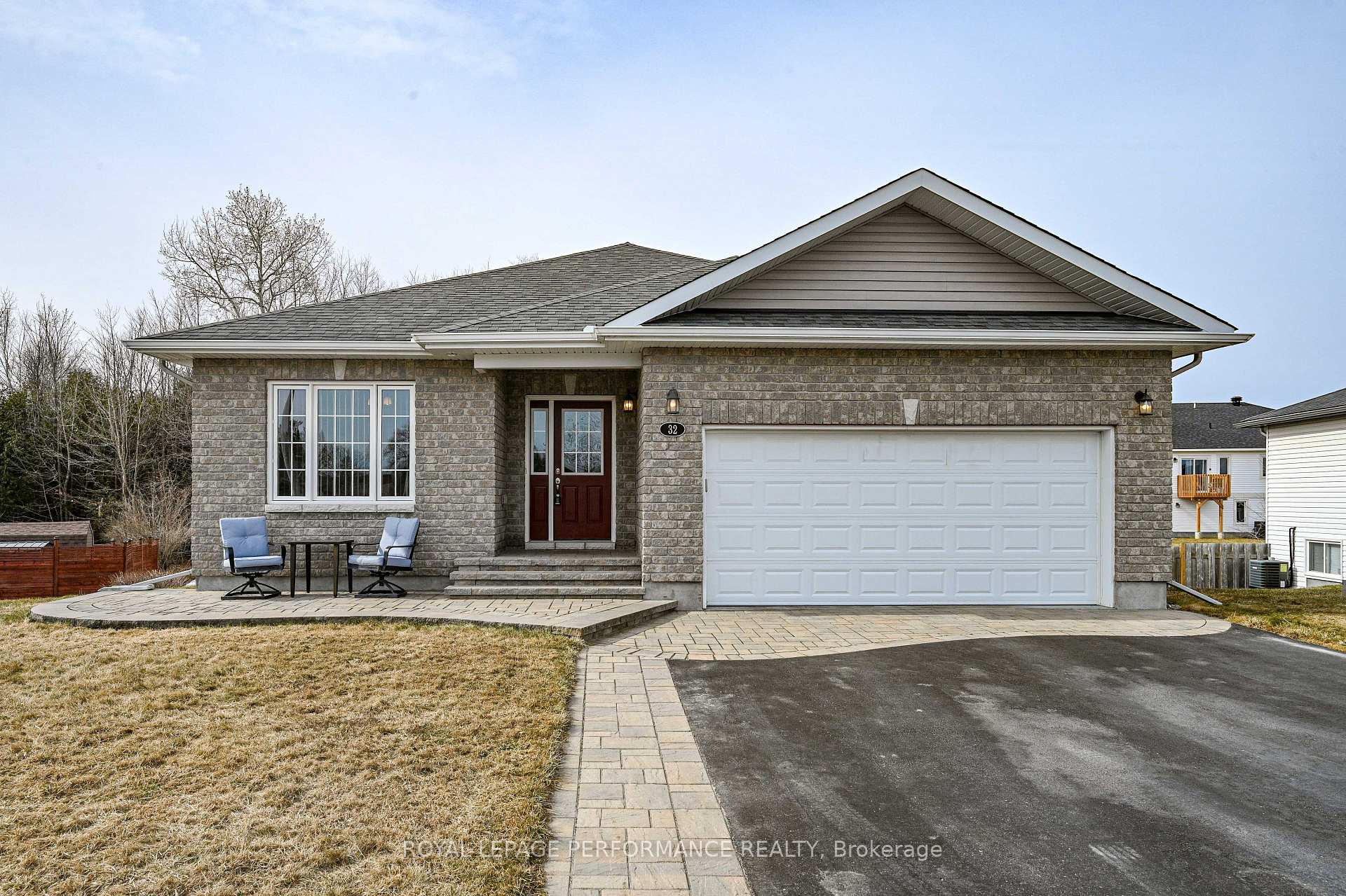 Photo 1 of 32 Code Crescent, Smiths Falls — HOMEH