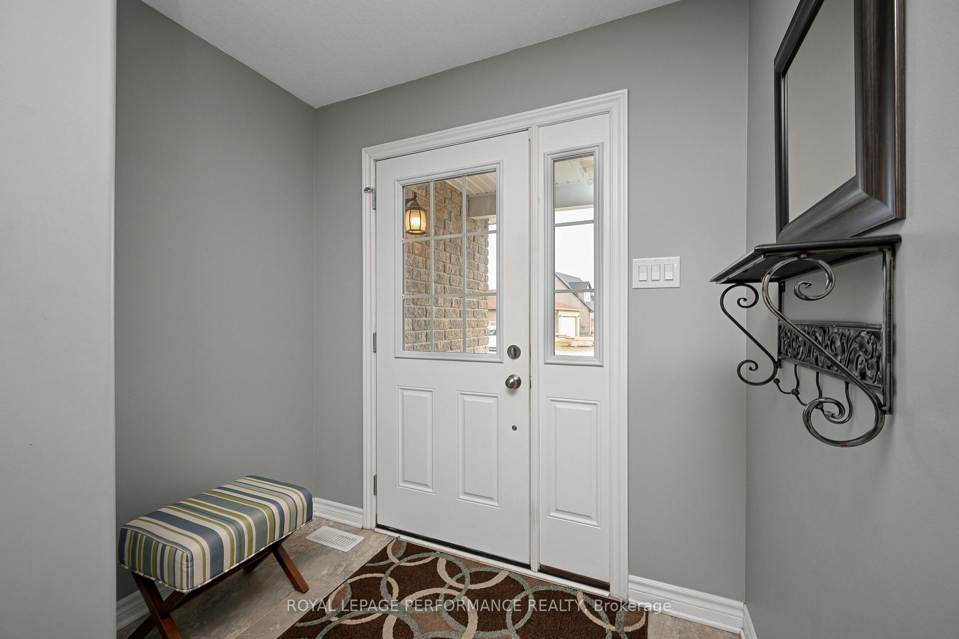 Photo 3 of 32 Code Crescent, Smiths Falls — HOMEH