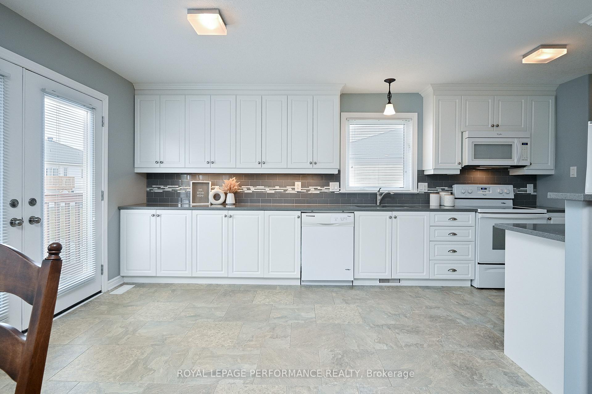 Photo 14 of 32 Code Crescent, Smiths Falls — HOMEH