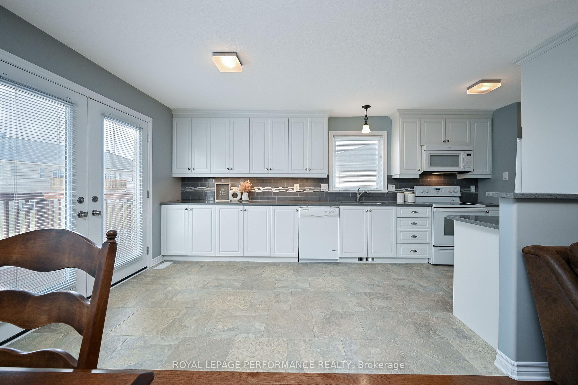 Photo 15 of 32 Code Crescent, Smiths Falls — HOMEH
