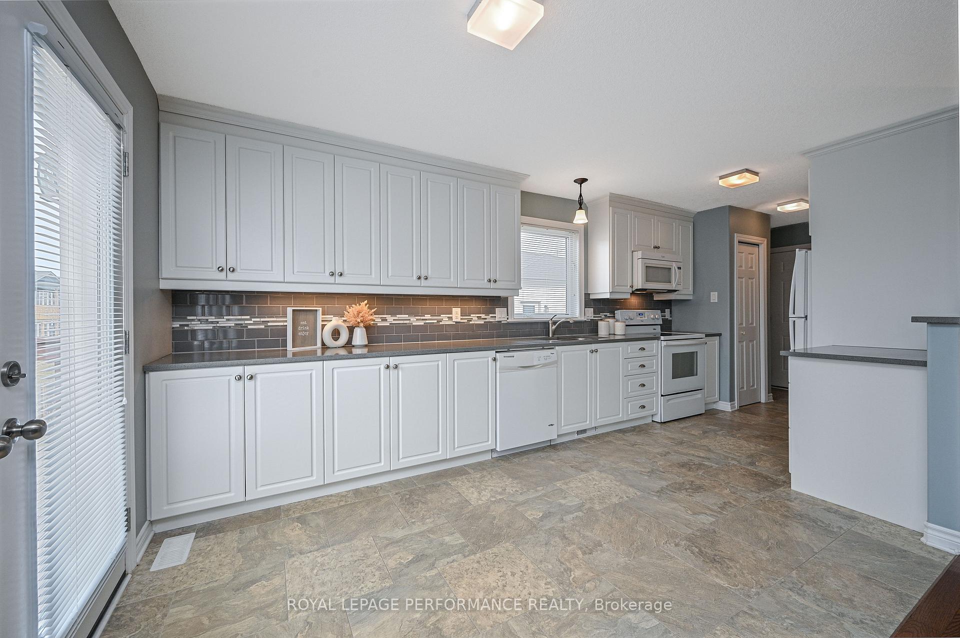 Photo 22 of 32 Code Crescent, Smiths Falls — HOMEH