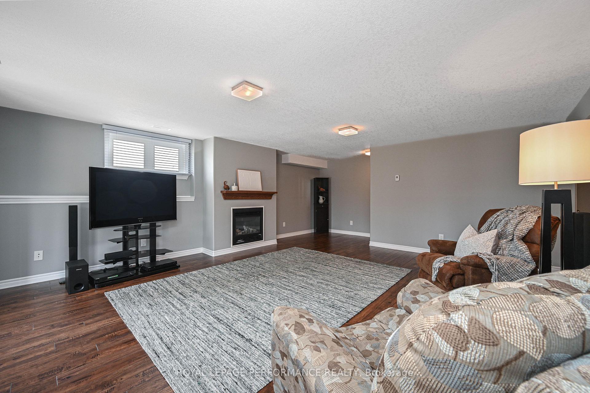 Photo 35 of 32 Code Crescent, Smiths Falls — HOMEH