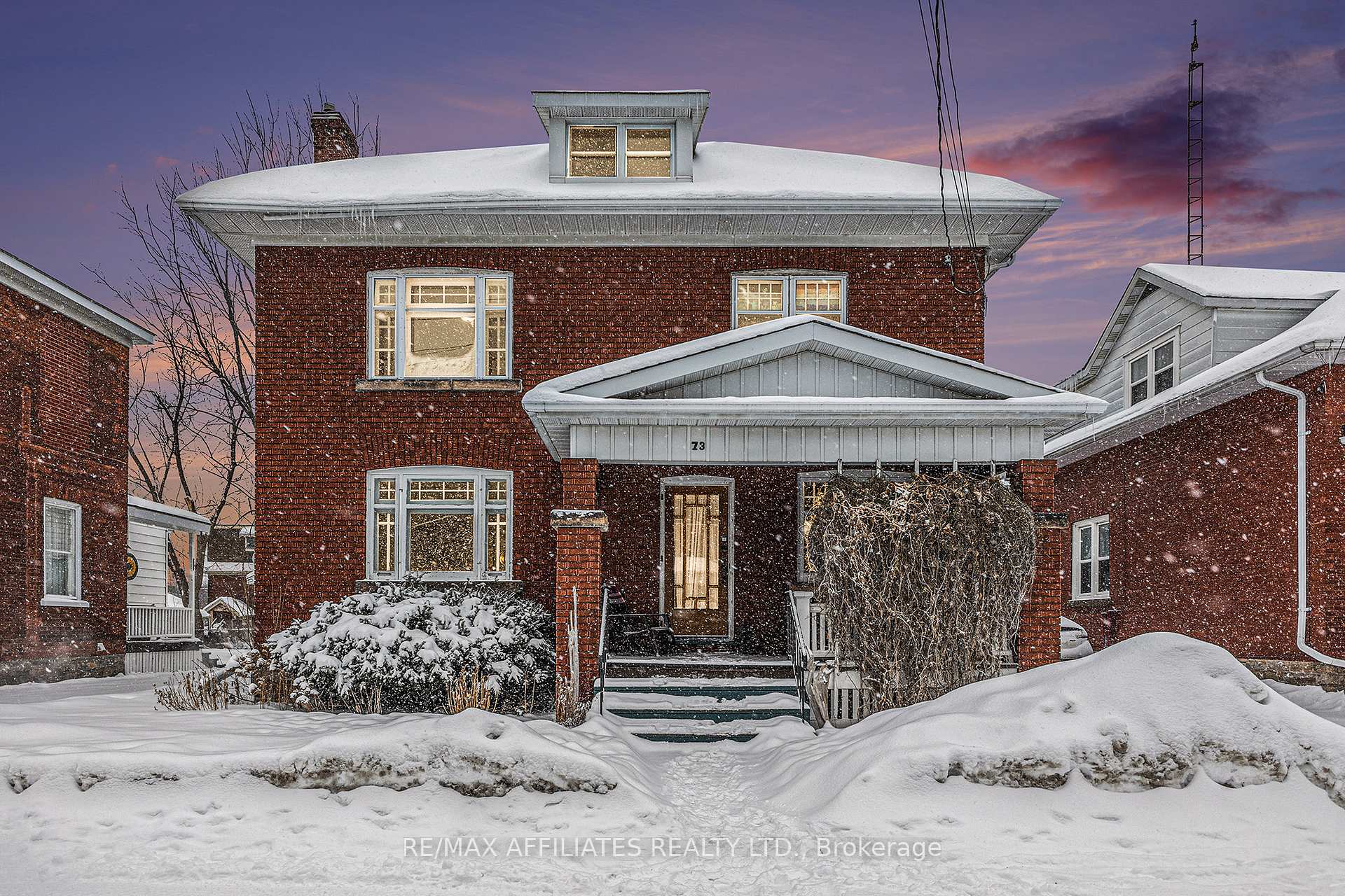 Front of 73 Mcgill Street N