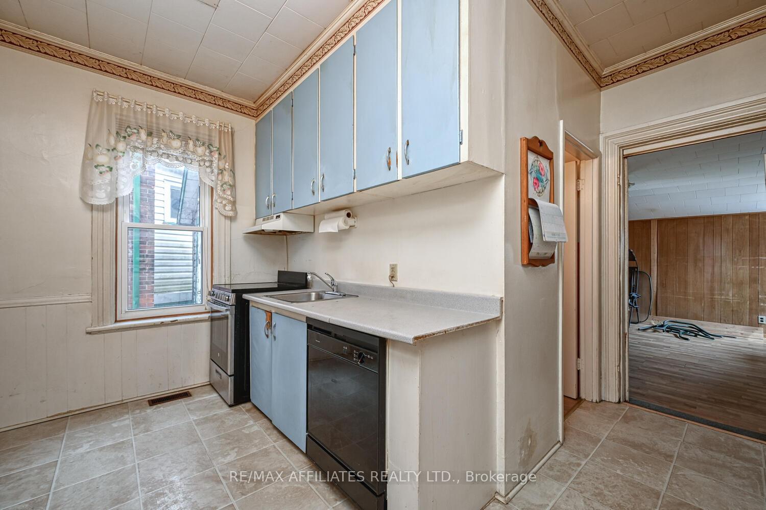 Photo 16 of 3 Mcgill Street S, Smiths Falls — HOMEH