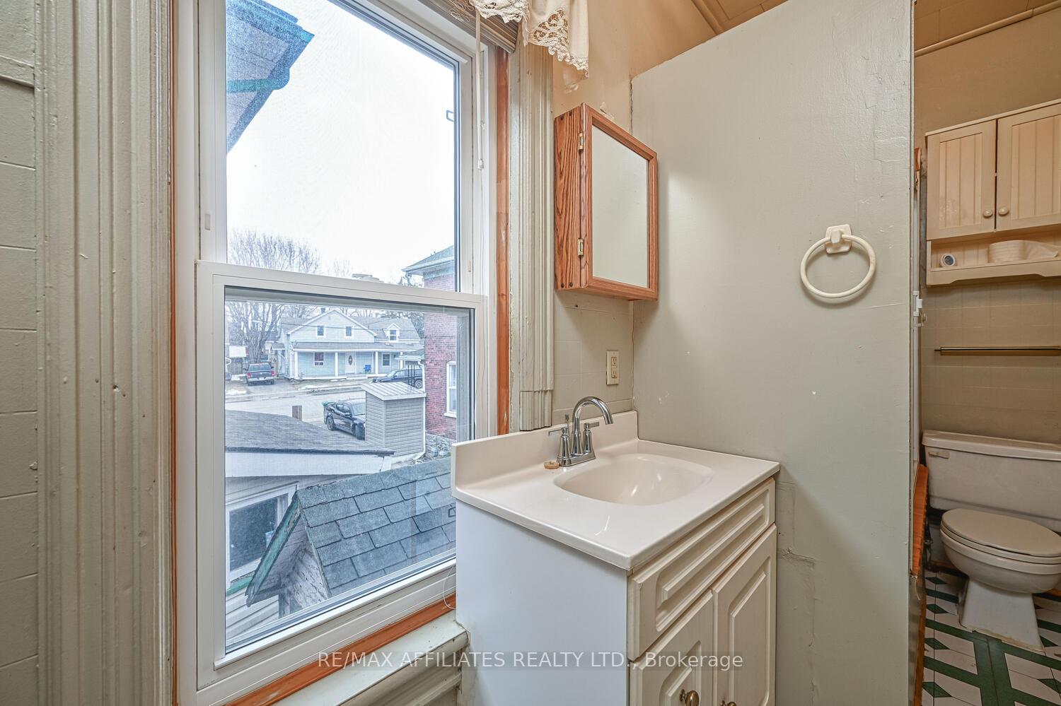 Photo 33 of 3 Mcgill Street S, Smiths Falls — HOMEH