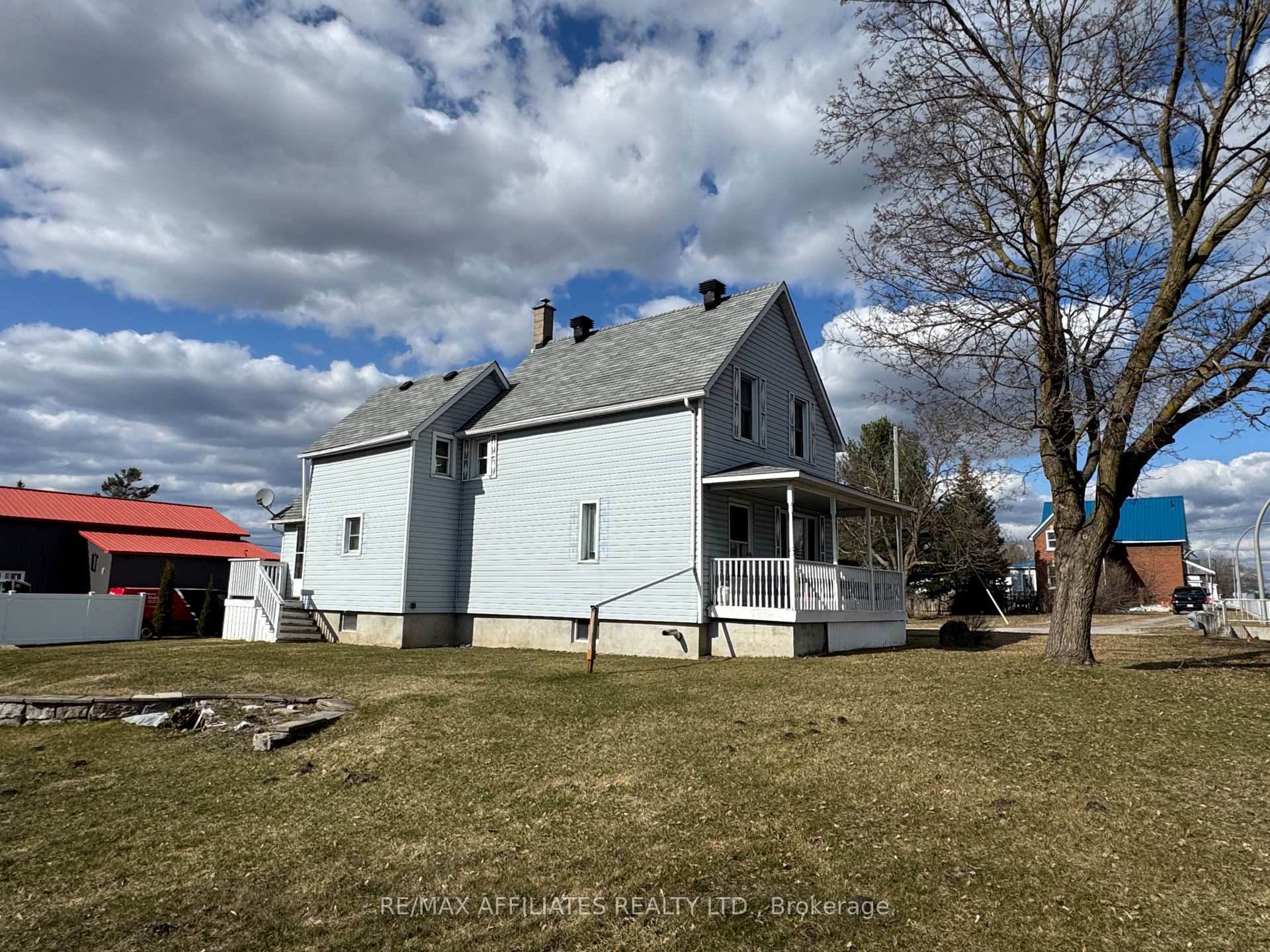 Photo 3 of 6 Cornelia Street E, Smiths Falls — HOMEH