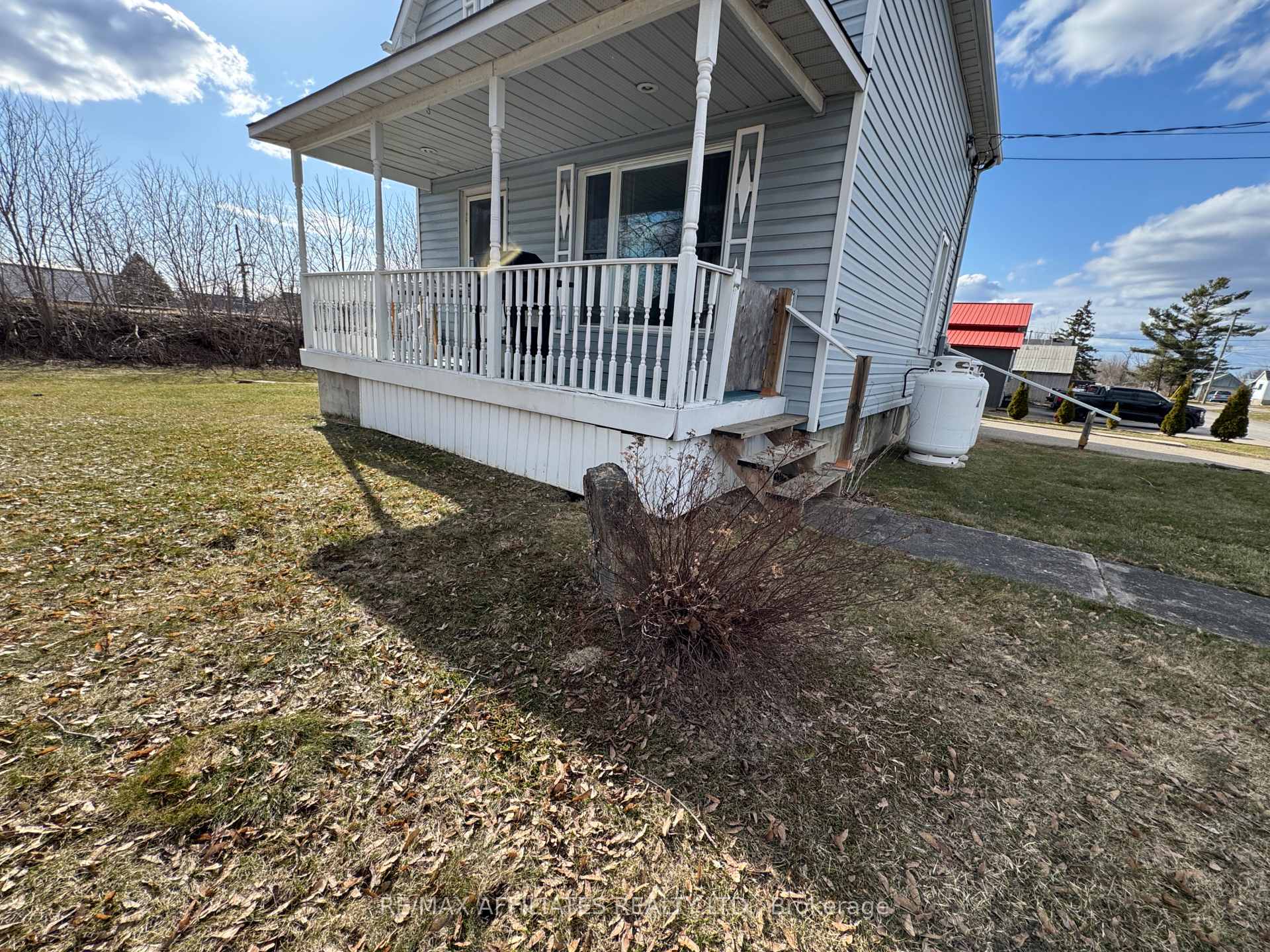 Photo 5 of 6 Cornelia Street E, Smiths Falls — HOMEH