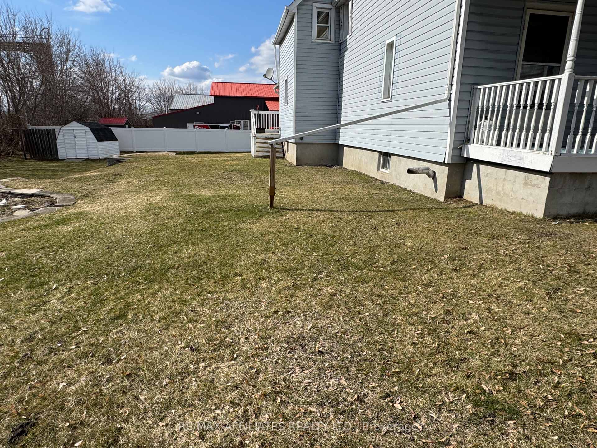 Photo 8 of 6 Cornelia Street E, Smiths Falls — HOMEH
