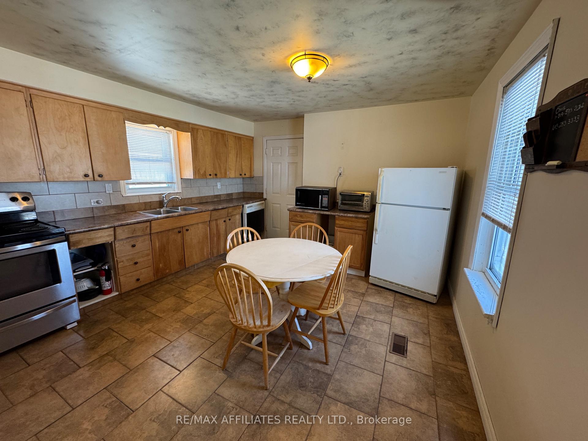 Photo 22 of 6 Cornelia Street E, Smiths Falls — HOMEH