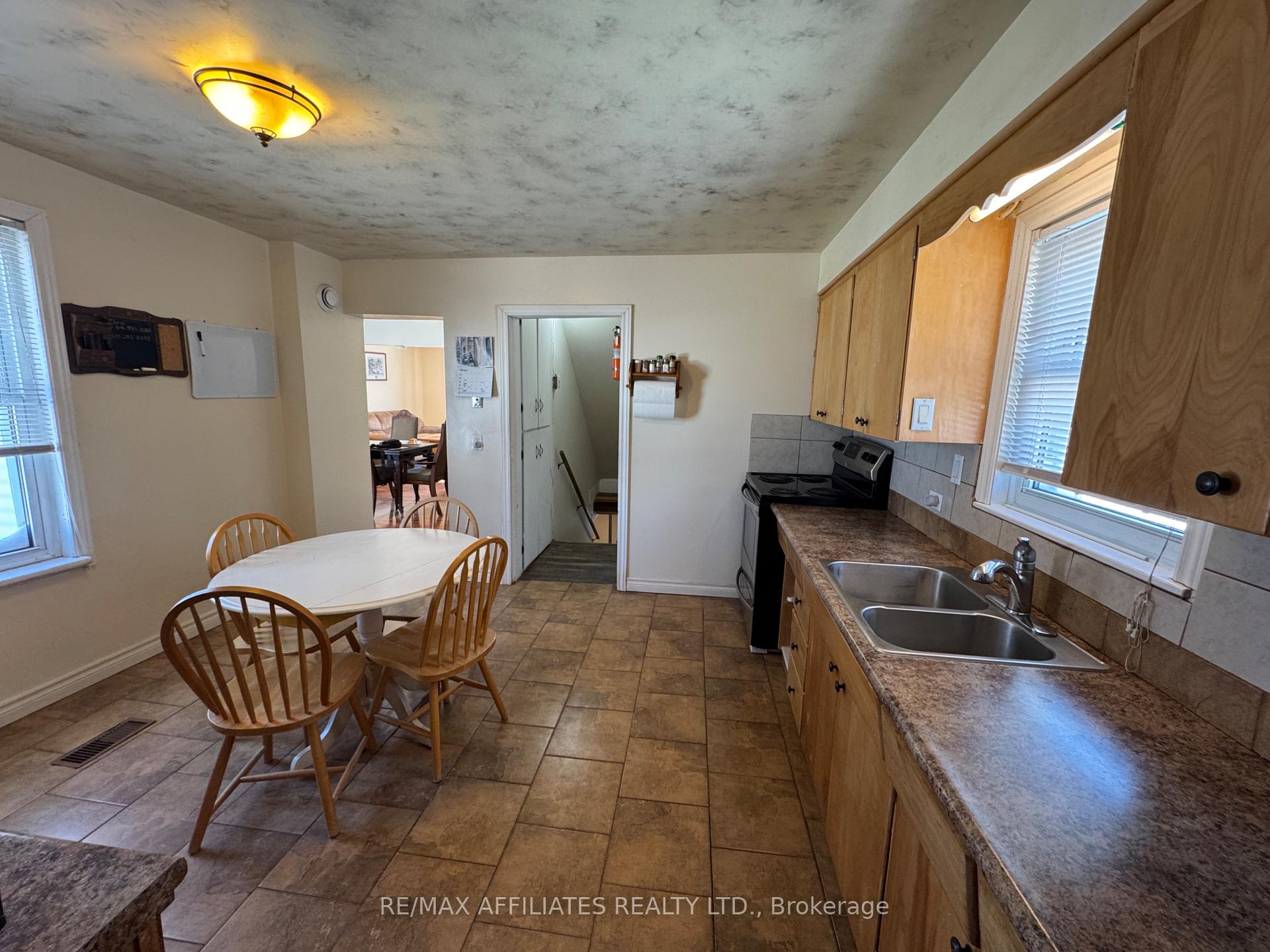 Photo 23 of 6 Cornelia Street E, Smiths Falls — HOMEH