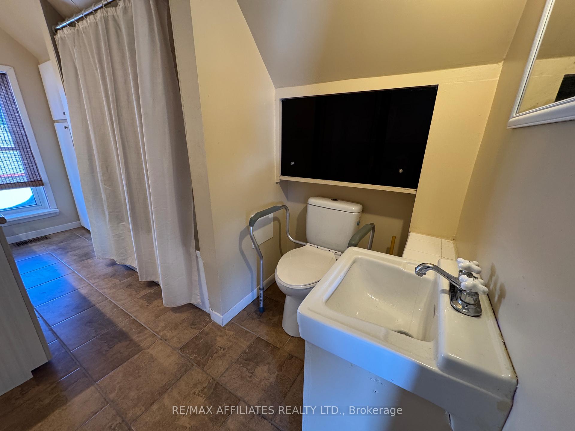 Photo 37 of 6 Cornelia Street E, Smiths Falls — HOMEH