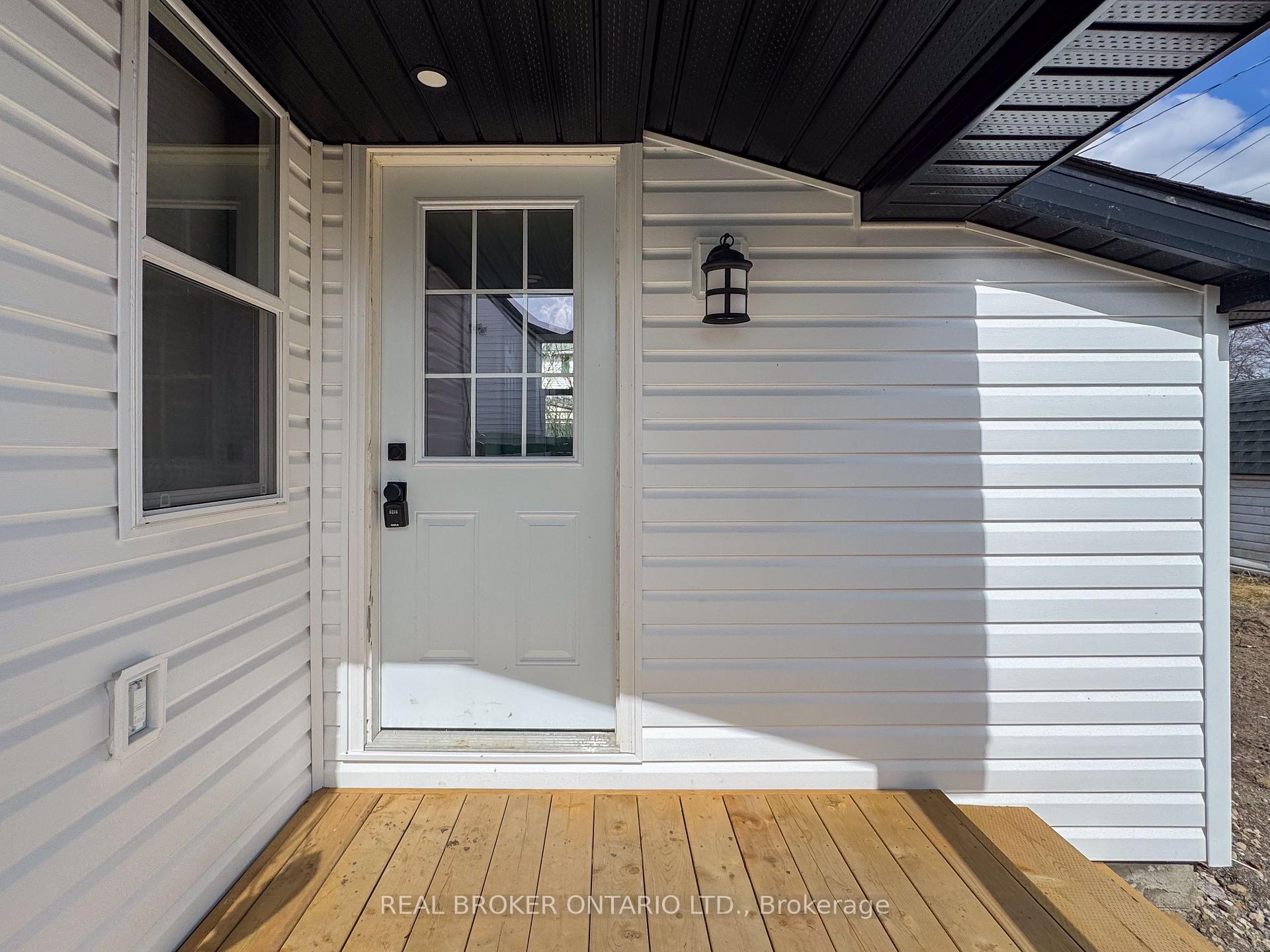 Photo 4 of 16 Churchill Crescent, Smiths Falls — HOMEH