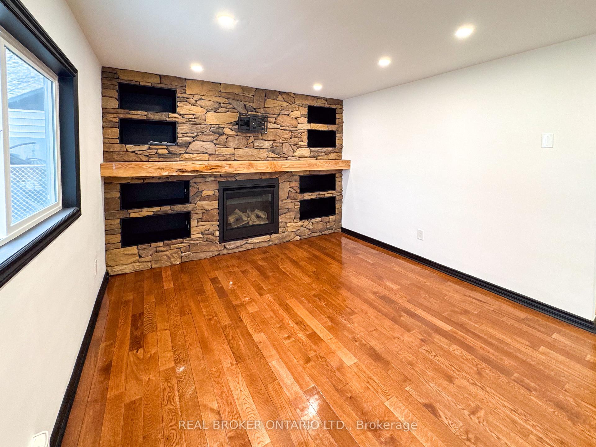 Photo 10 of 16 Churchill Crescent, Smiths Falls — HOMEH
