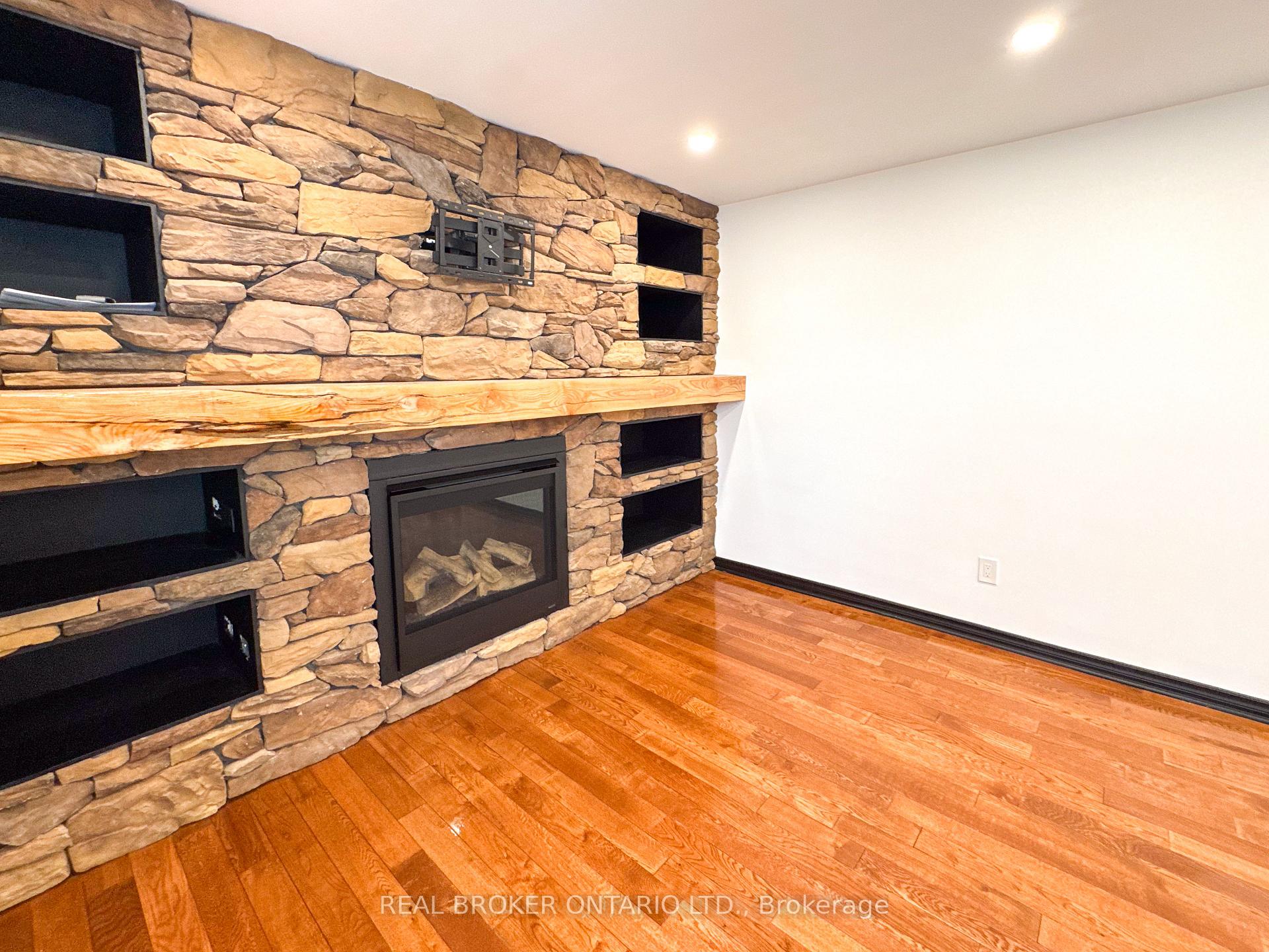 Photo 11 of 16 Churchill Crescent, Smiths Falls — HOMEH