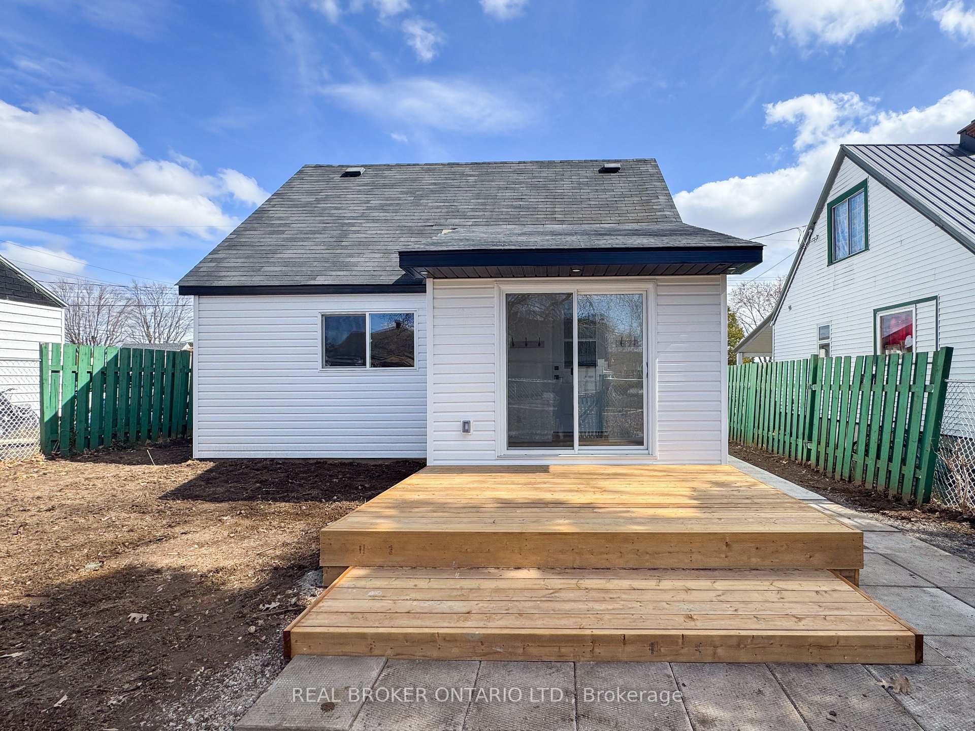 Photo 26 of 16 Churchill Crescent, Smiths Falls — HOMEH