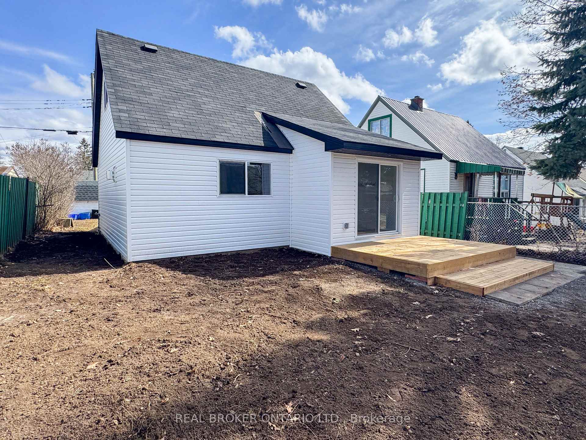 Photo 28 of 16 Churchill Crescent, Smiths Falls — HOMEH