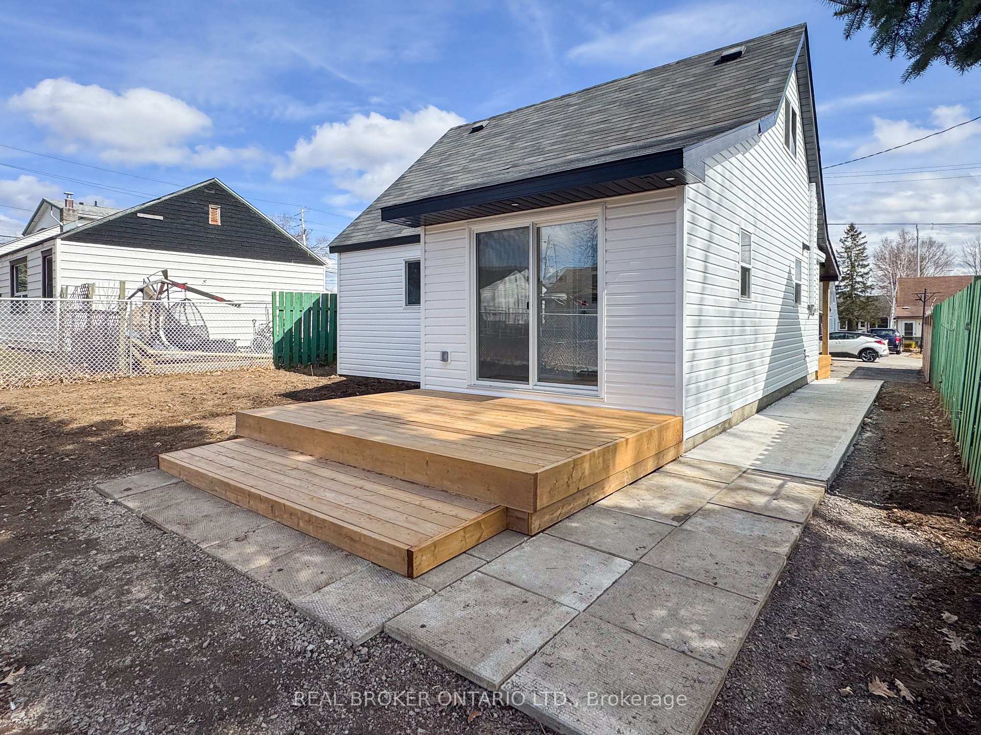 Photo 29 of 16 Churchill Crescent, Smiths Falls — HOMEH