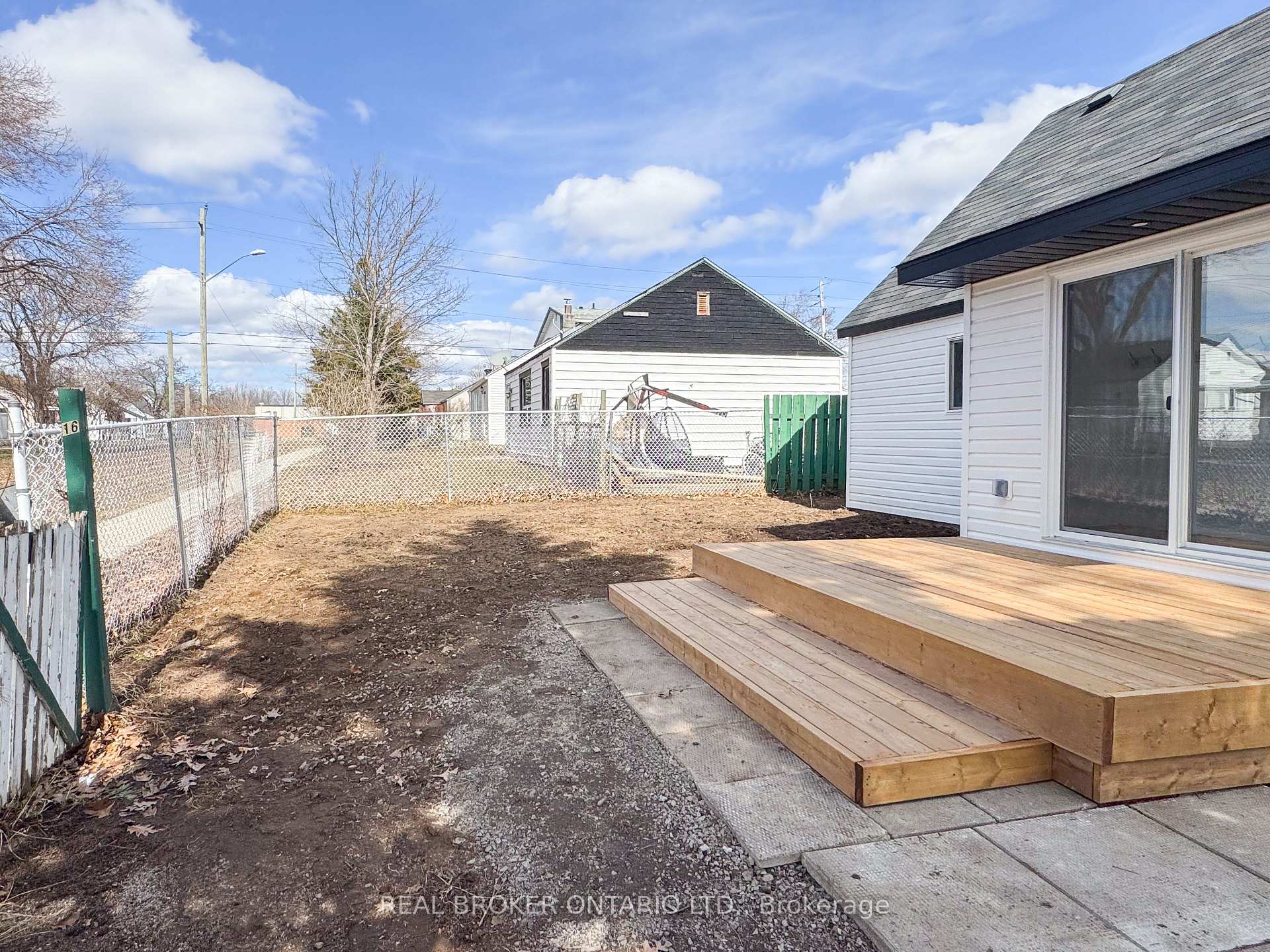 Photo 30 of 16 Churchill Crescent, Smiths Falls — HOMEH