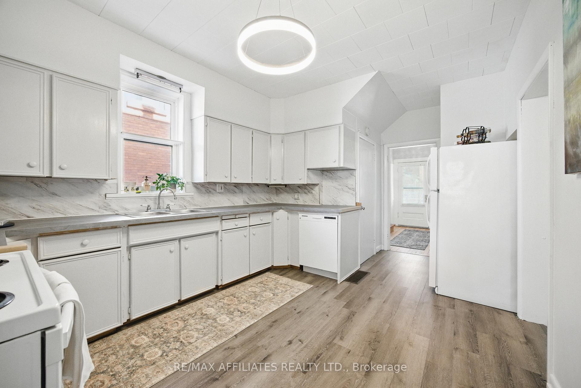 Photo 8 of 44 Winnifred Street N, Smiths Falls — HOMEH