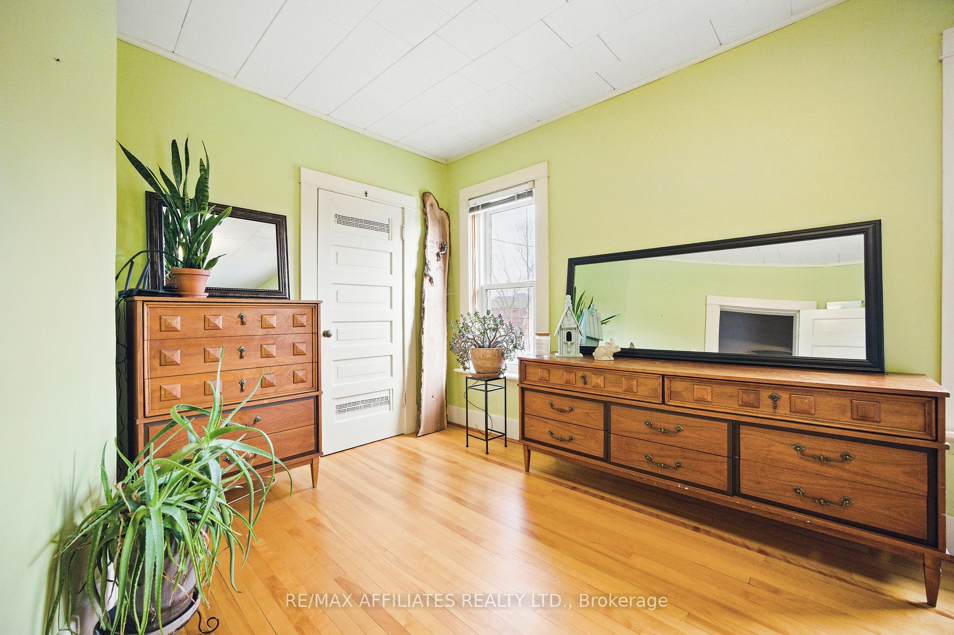 Photo 17 of 44 Winnifred Street N, Smiths Falls — HOMEH