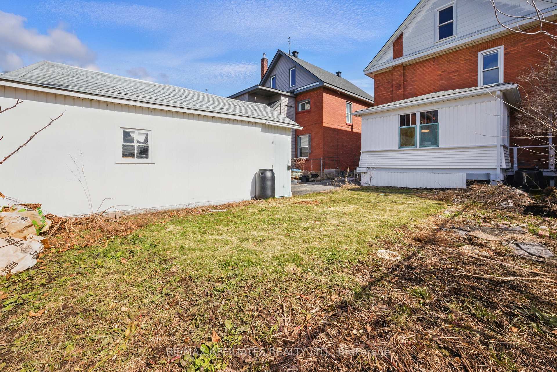 Photo 23 of 44 Winnifred Street N, Smiths Falls — HOMEH
