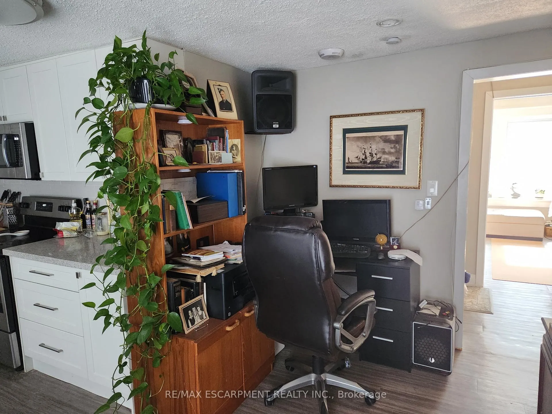 Photo 4 of Unit 2, 20 Hetherington Street, St. Catharines, Downtown — HOMEH