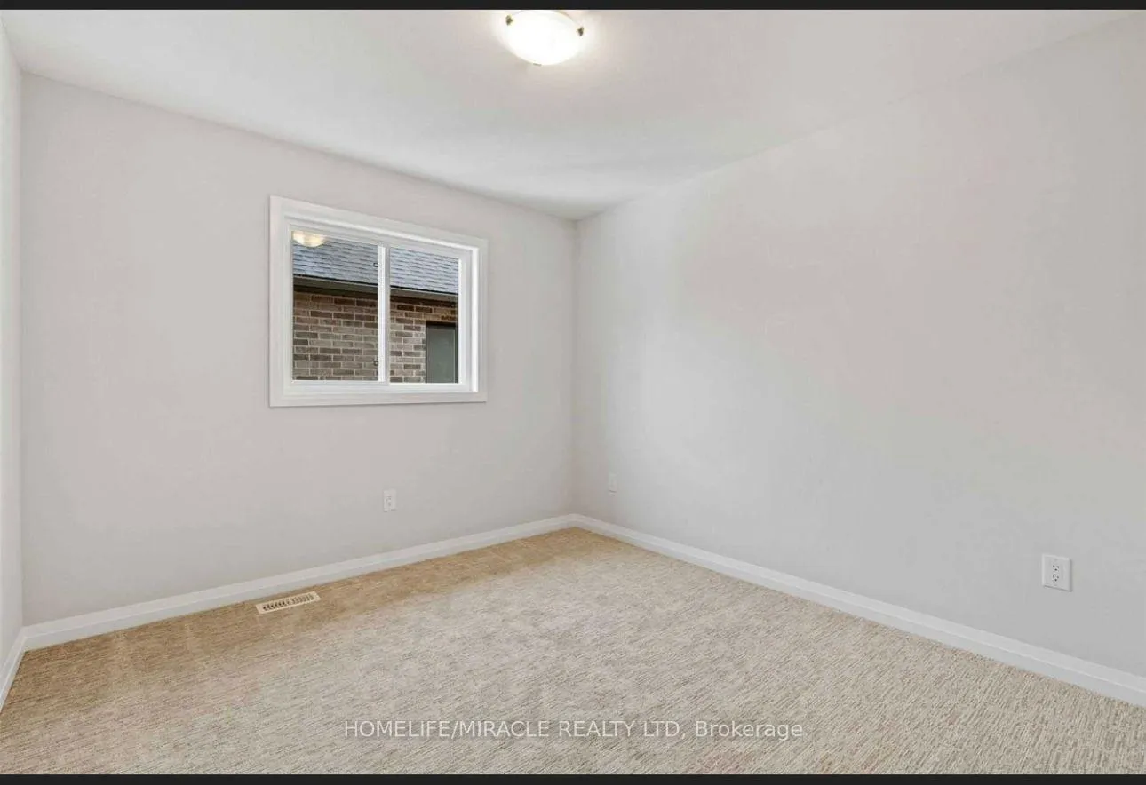 Photo 10 of 9302 White Oak Avenue, Niagara Falls, Lyons Creek — HOMEH