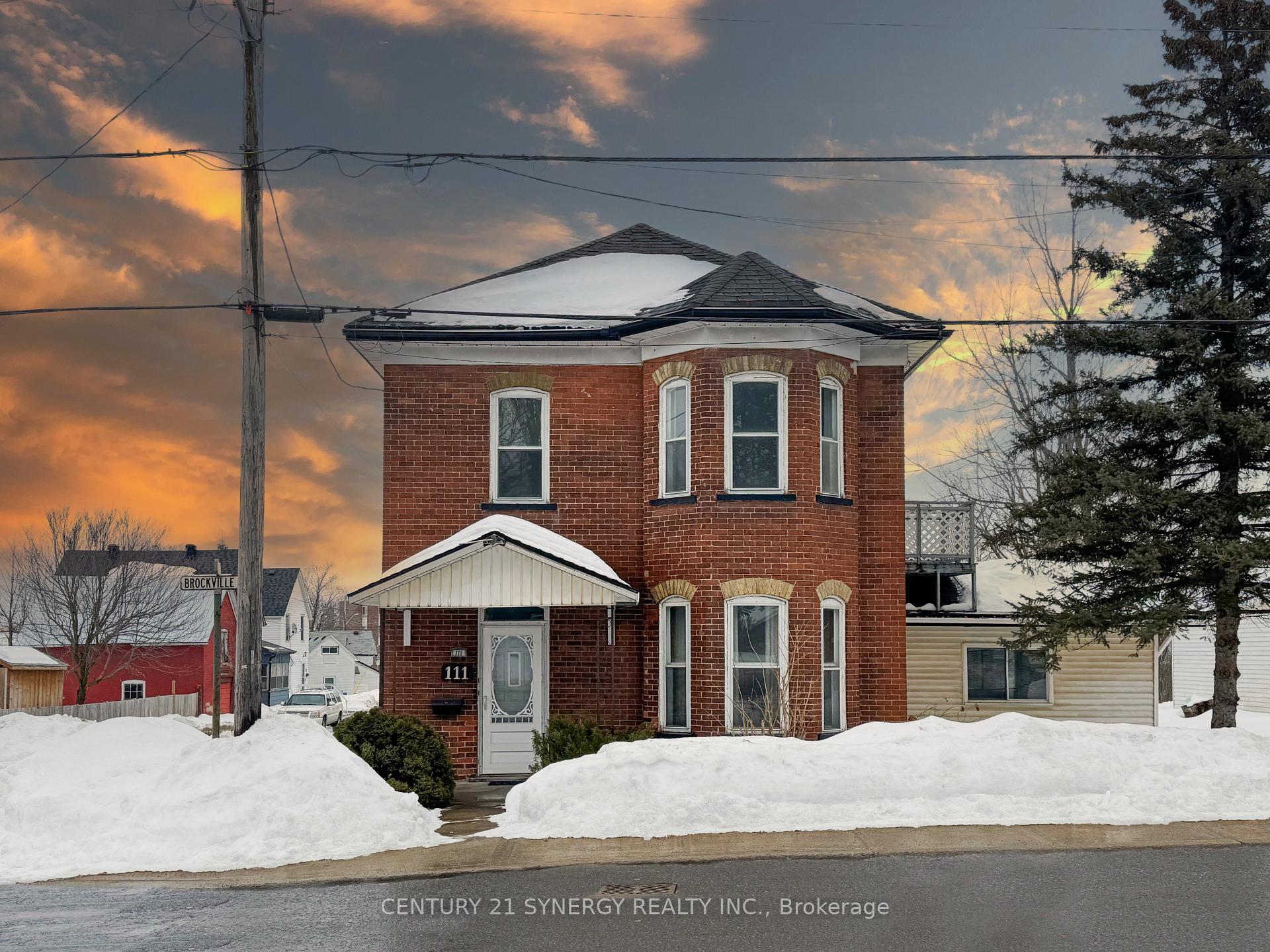 Photo 1 of 111 Brockville Street, Smiths Falls — HOMEH