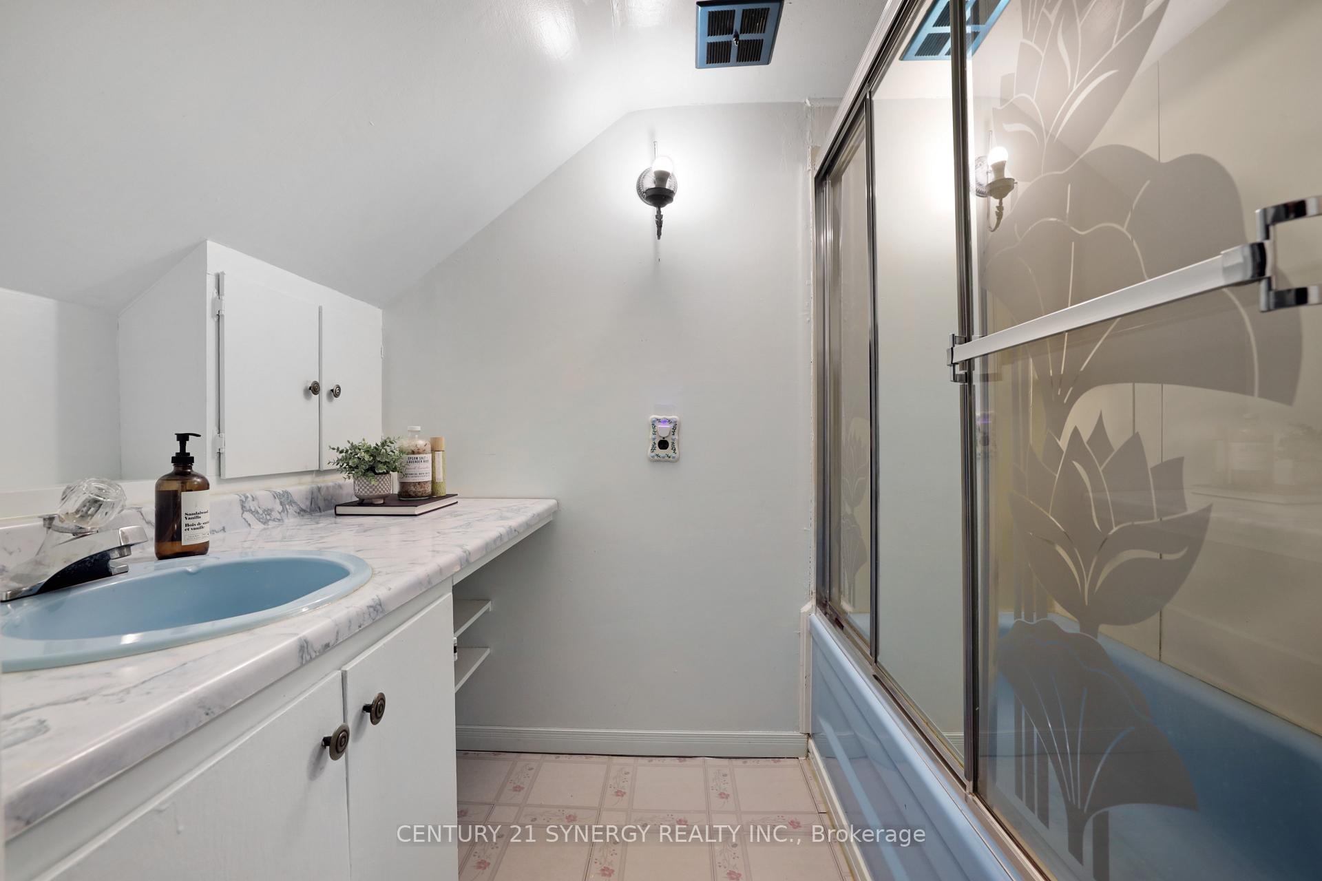 Photo 15 of 111 Brockville Street, Smiths Falls — HOMEH