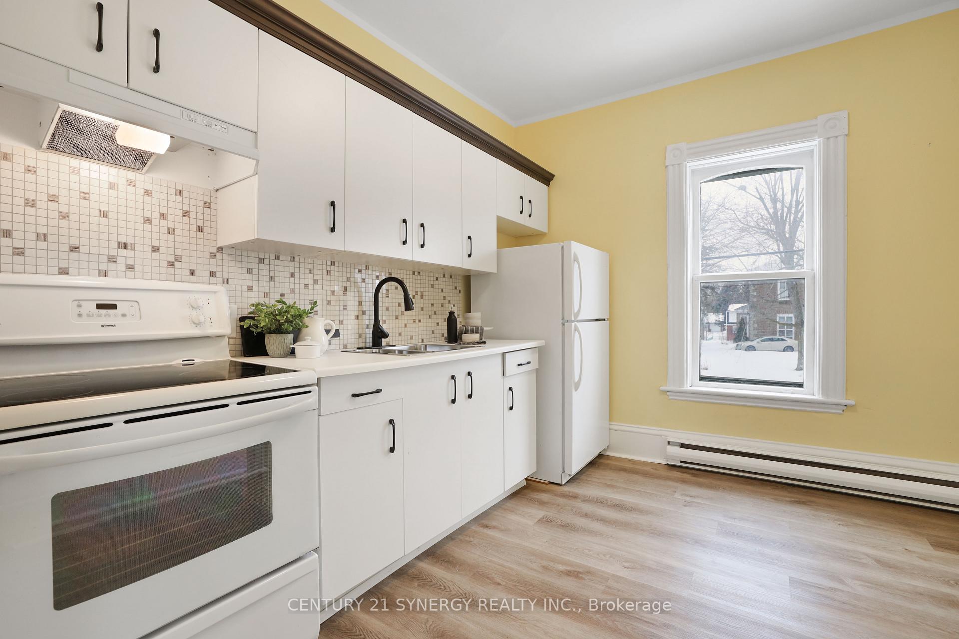 Photo 24 of 111 Brockville Street, Smiths Falls — HOMEH