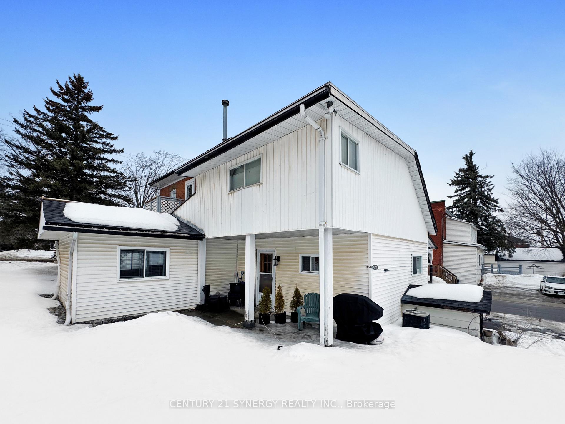 Photo 40 of 111 Brockville Street, Smiths Falls — HOMEH