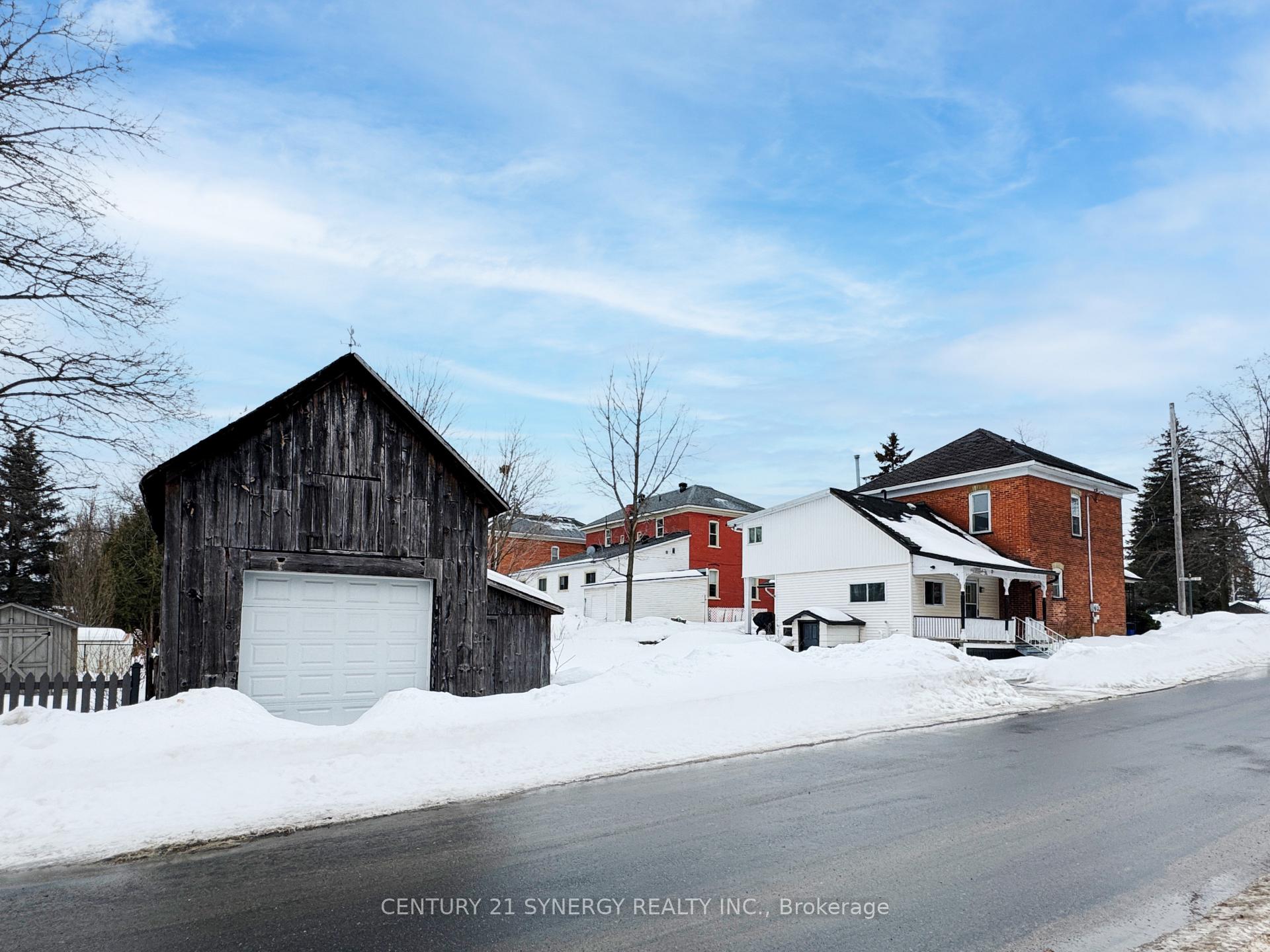 Photo 44 of 111 Brockville Street, Smiths Falls — HOMEH