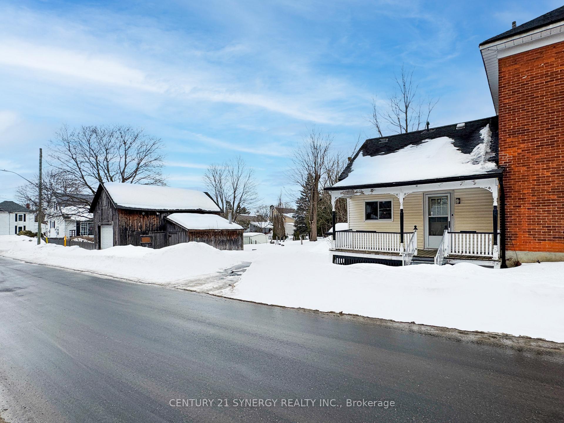 Photo 45 of 111 Brockville Street, Smiths Falls — HOMEH