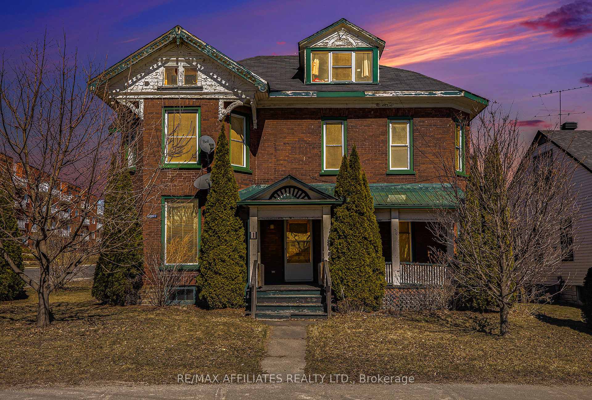 Photo 3 of 1 Queen Street, Smiths Falls — HOMEH