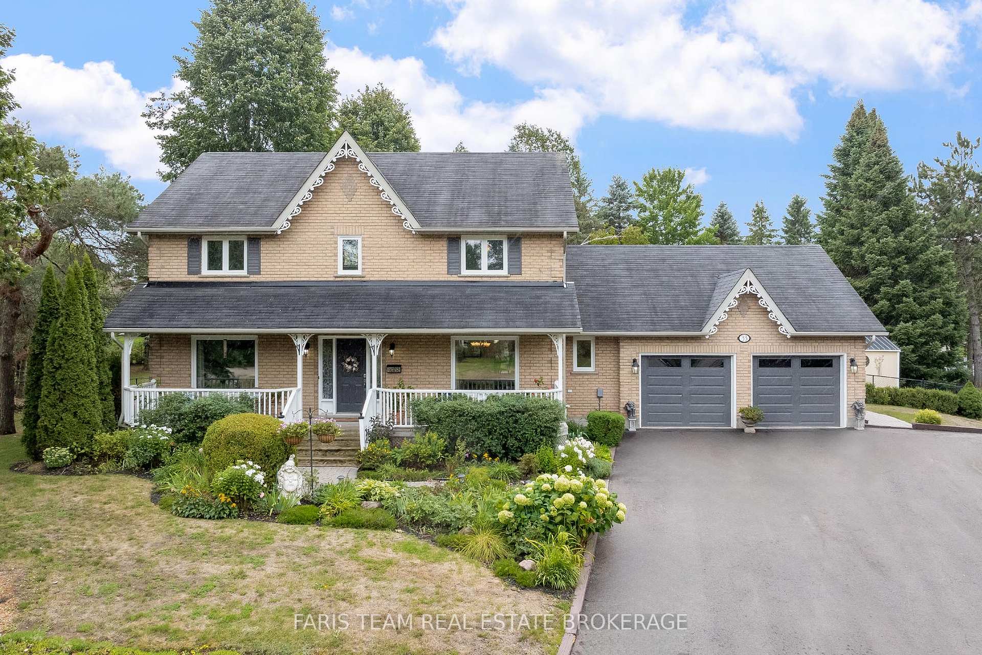 Photo 2 of 33 Willow Landing Road, Springwater, Midhurst — HOMEH