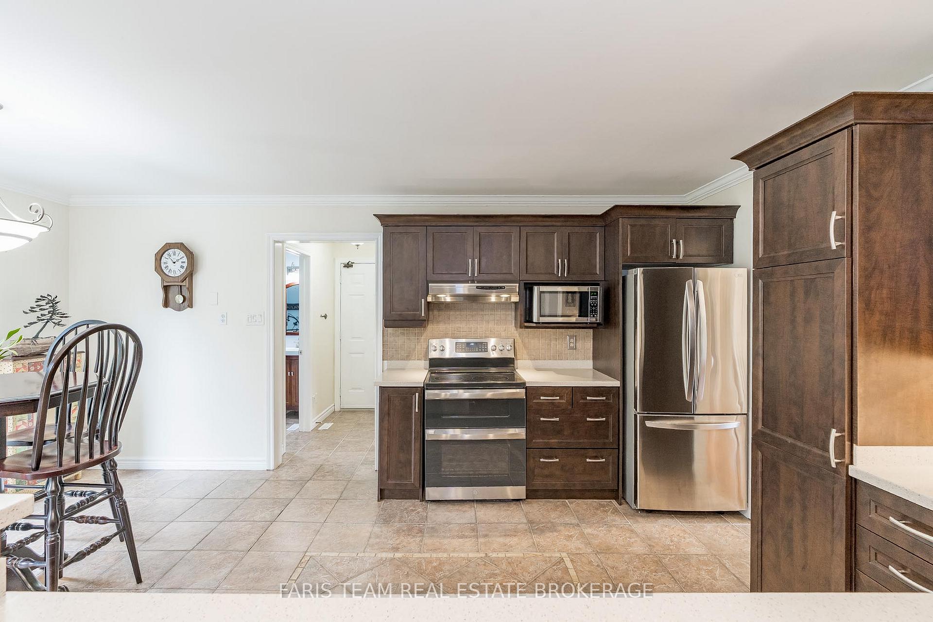 Photo 7 of 33 Willow Landing Road, Springwater, Midhurst — HOMEH