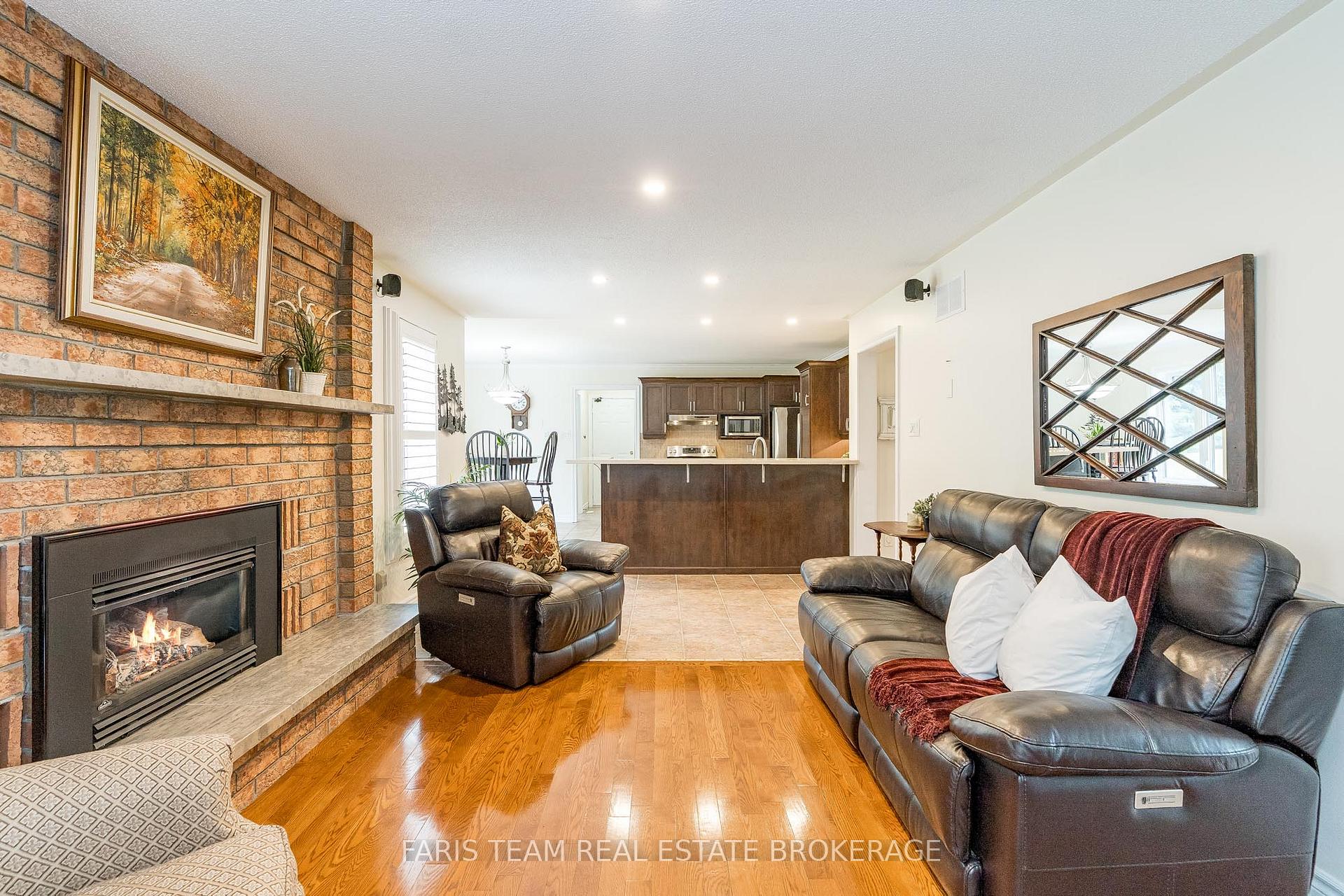 Photo 16 of 33 Willow Landing Road, Springwater, Midhurst — HOMEH