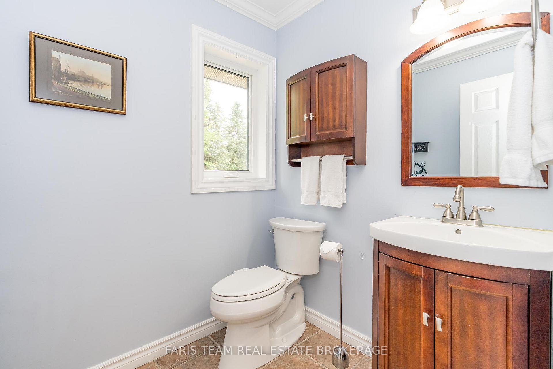 Photo 20 of 33 Willow Landing Road, Springwater, Midhurst — HOMEH