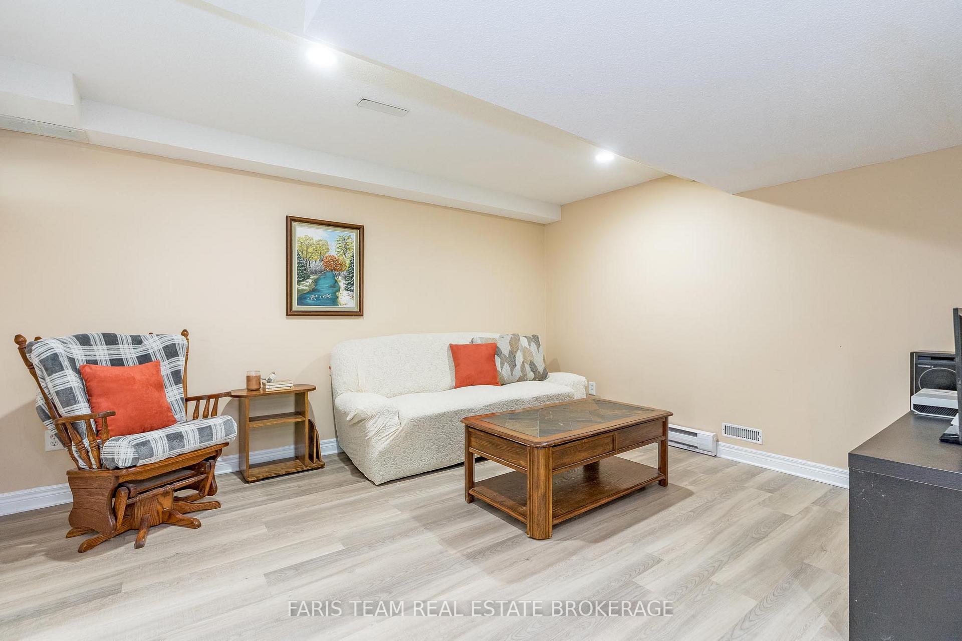 Photo 32 of 33 Willow Landing Road, Springwater, Midhurst — HOMEH