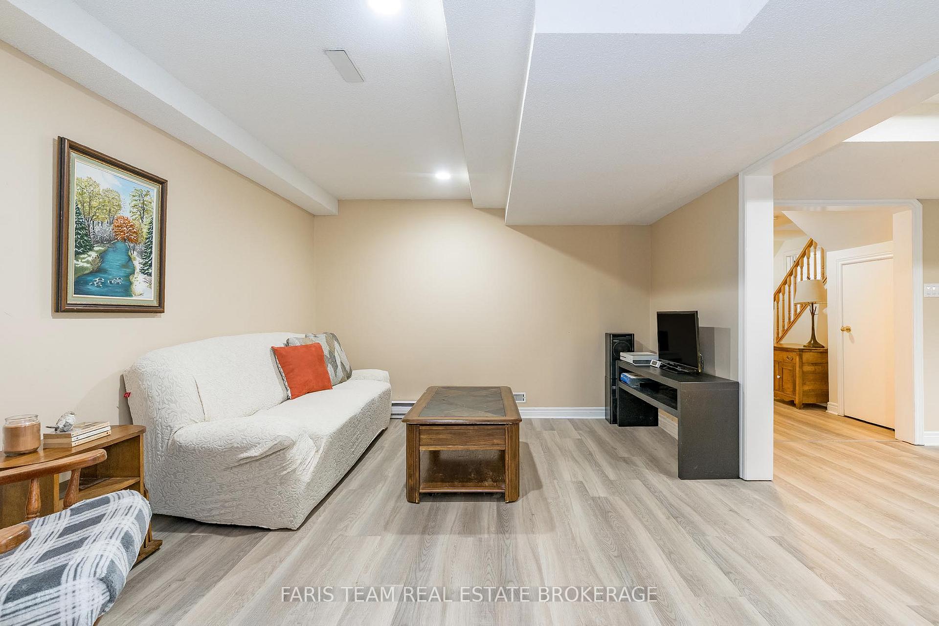 Photo 33 of 33 Willow Landing Road, Springwater, Midhurst — HOMEH